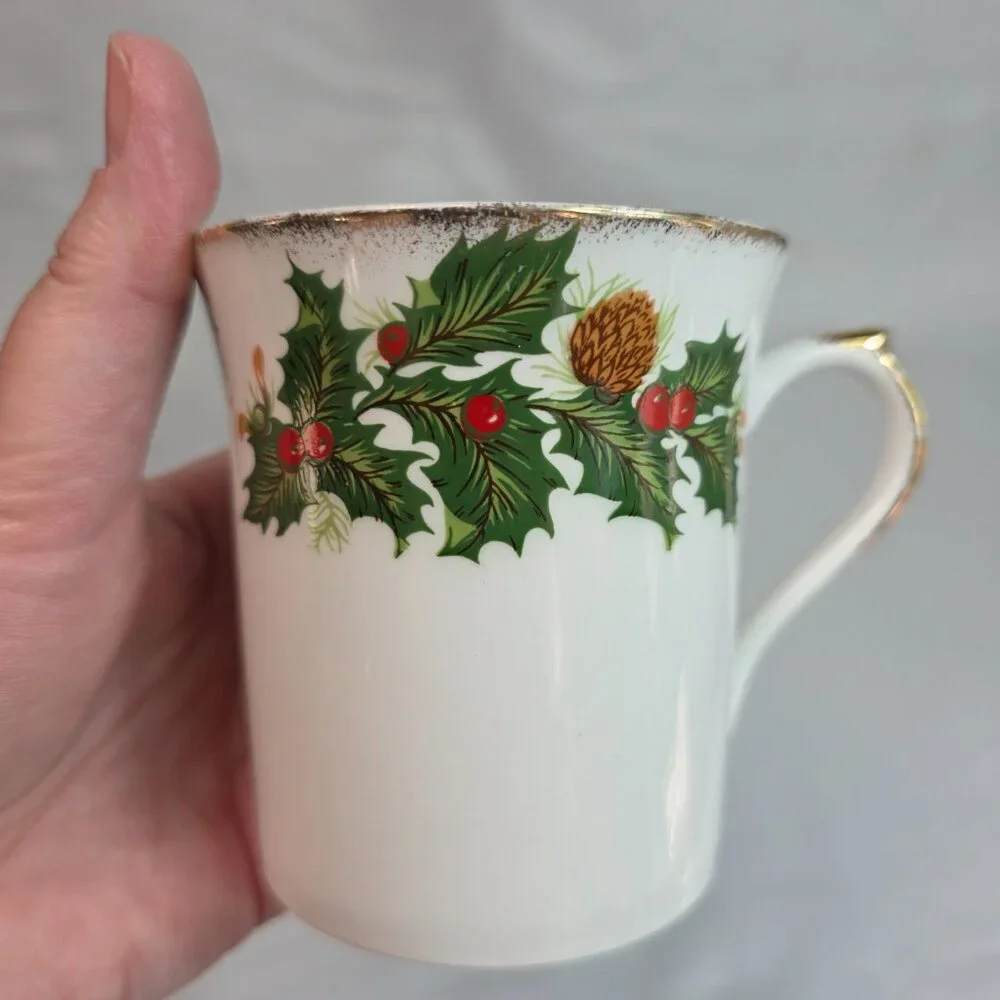 Rosina China Queens Yuletide Scalloped Dinner Plate White with Green & Red Holly